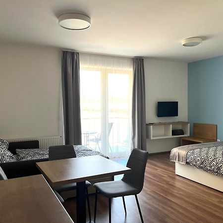 Berill Crystal Apartman Шарвар Экстерьер фото