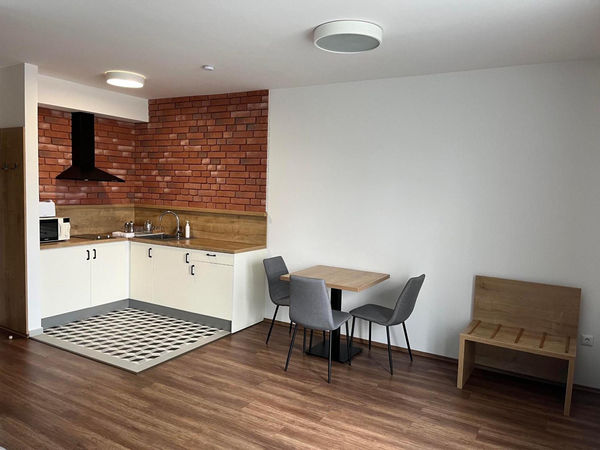 Berill Crystal Apartman Шарвар Экстерьер фото