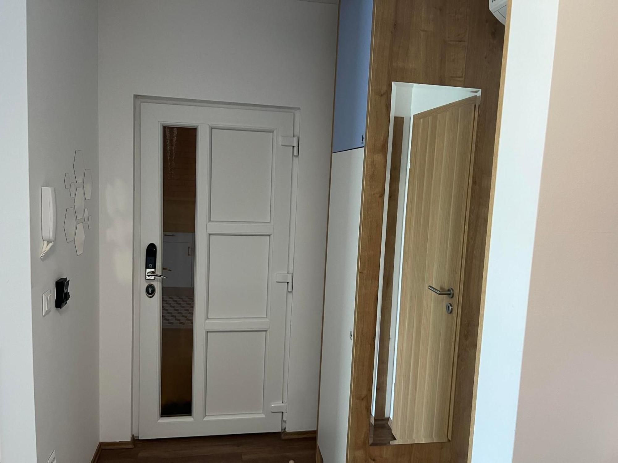 Berill Crystal Apartman Шарвар Экстерьер фото